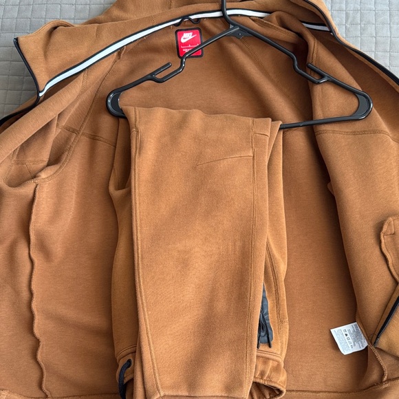 Nike Men's full tech fleece - Picture 2 of 5